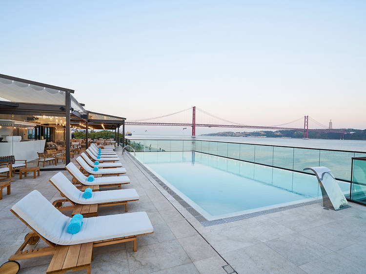 As melhores piscinas em Lisboa (e arredores)