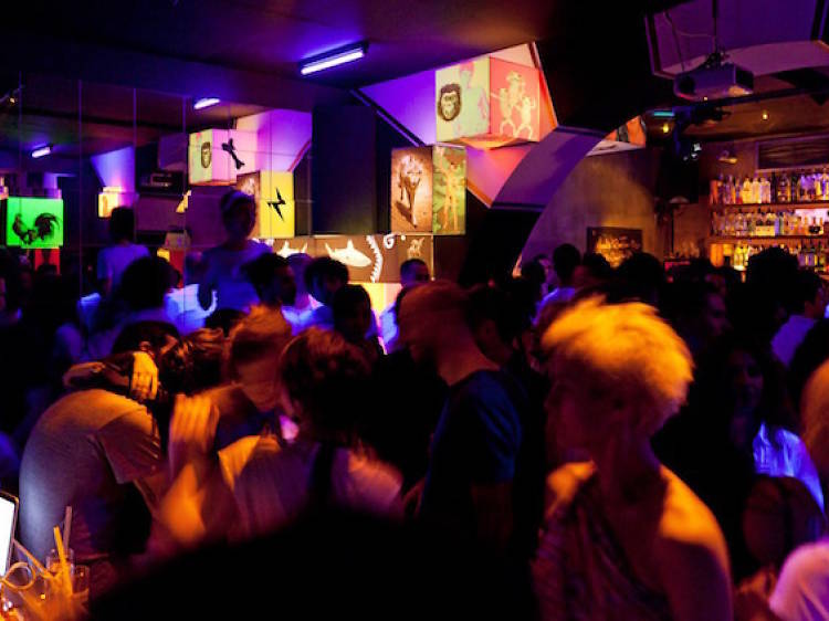 Dance the night away at Minimüzikhol