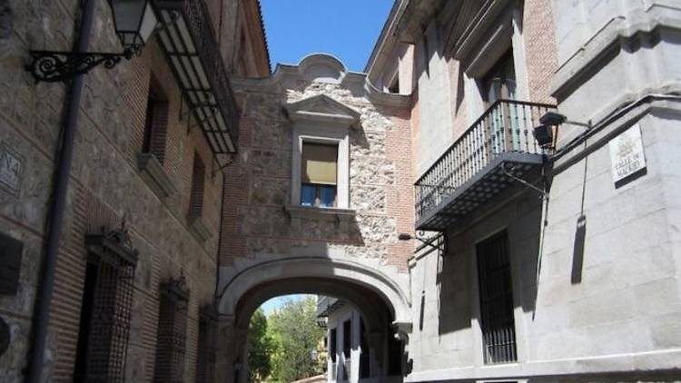 Corredor voladizo de Cisneros