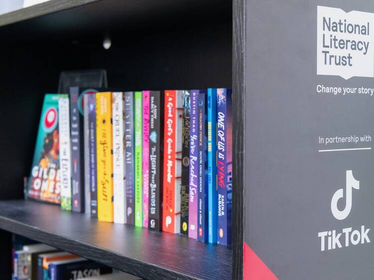 booktok bookshelf nottingham