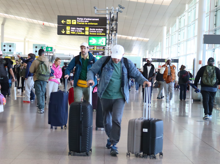 Els passatgers perden drets davant les aerolínies i rebran menys compensacions per retards a la UE Els passatgers perden drets davant les aerolínies i rebran menys compensacions per retards a la UE